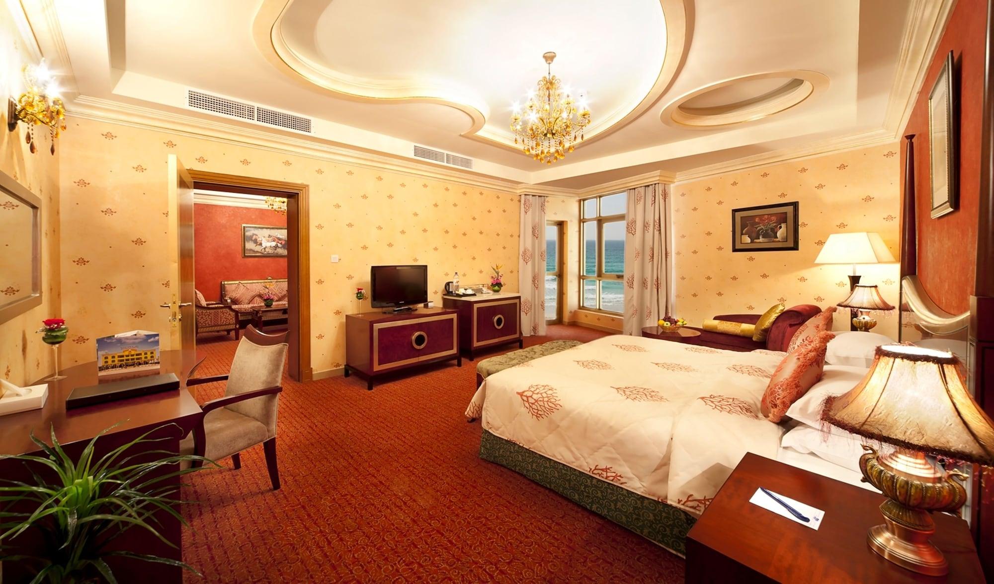 Sahara Beach Resort & Spa Sharjah Exterior foto A suite at the hotel